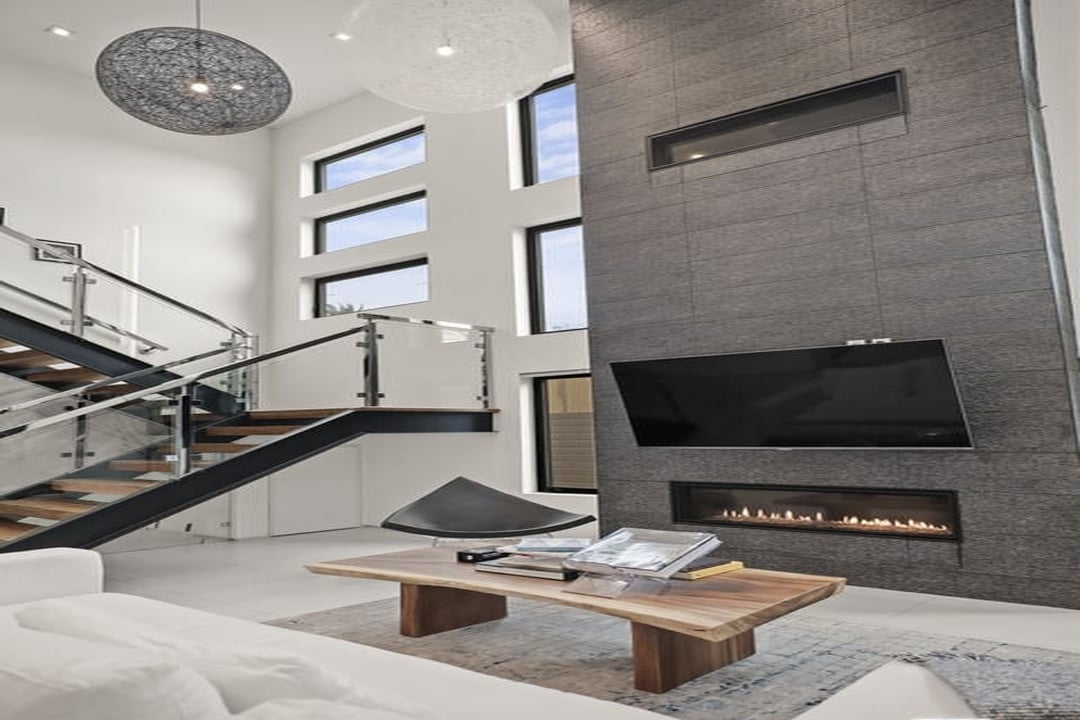 N Crescent Heights Blvd, 90046