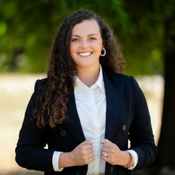 Bailey Oliveira Galt, CA Real Estate Agent Headshot