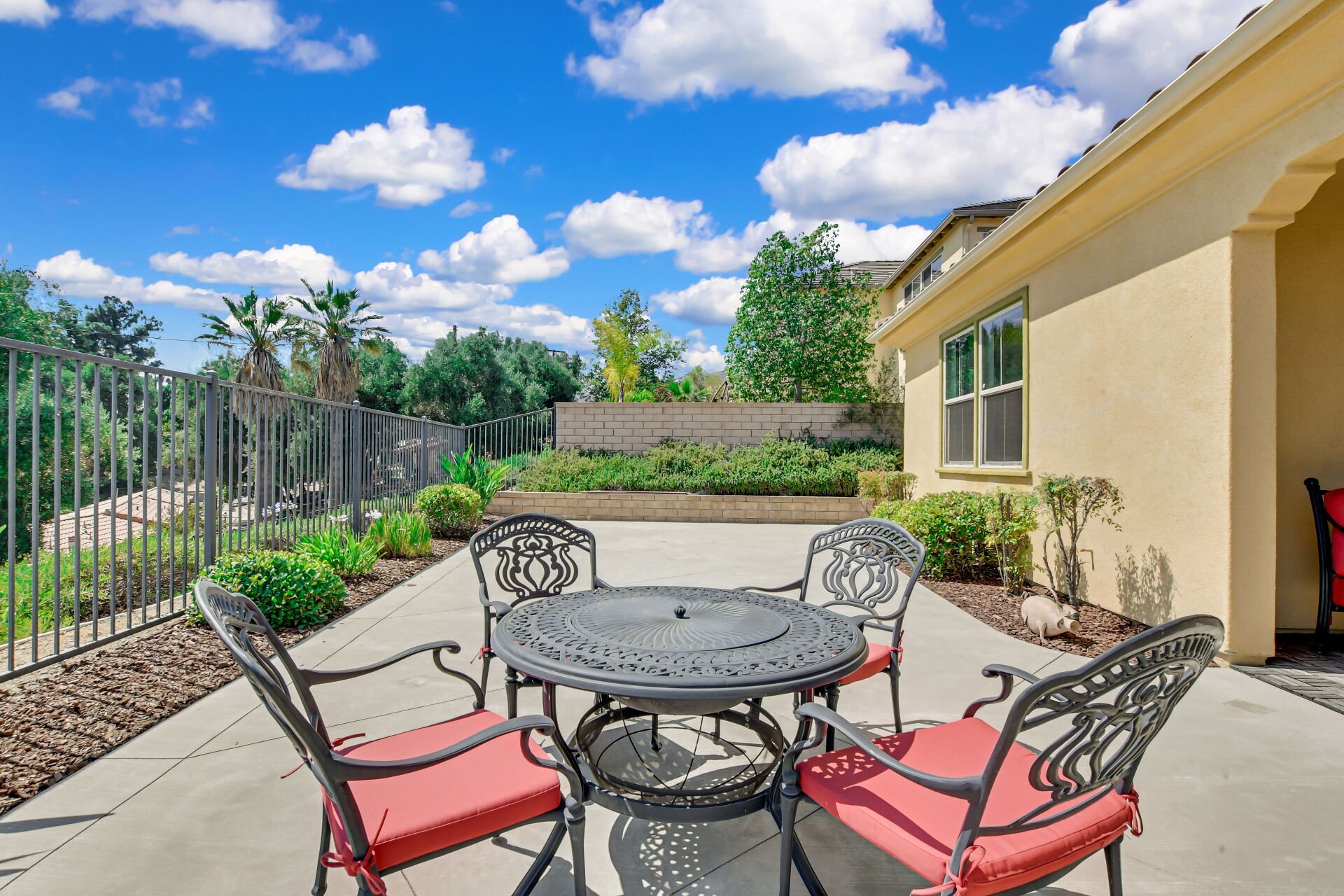 864 E Manresa Drive