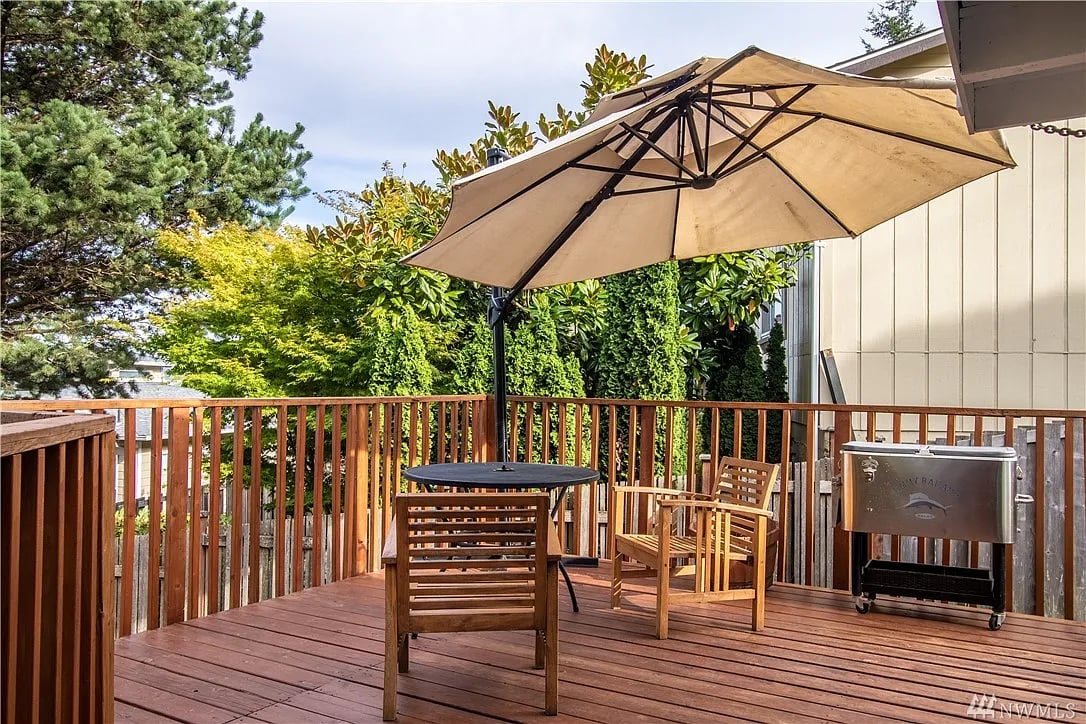 1389 SE Camano Dr