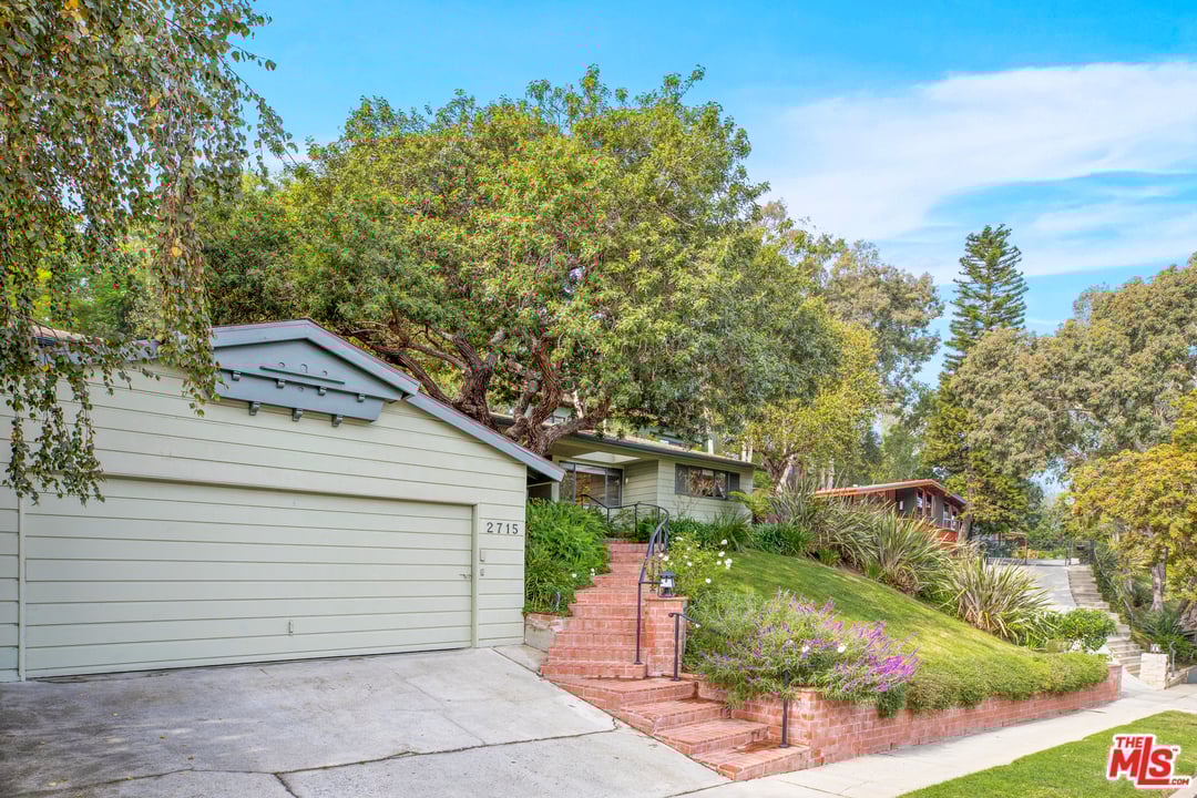 2715 Anchor Ave