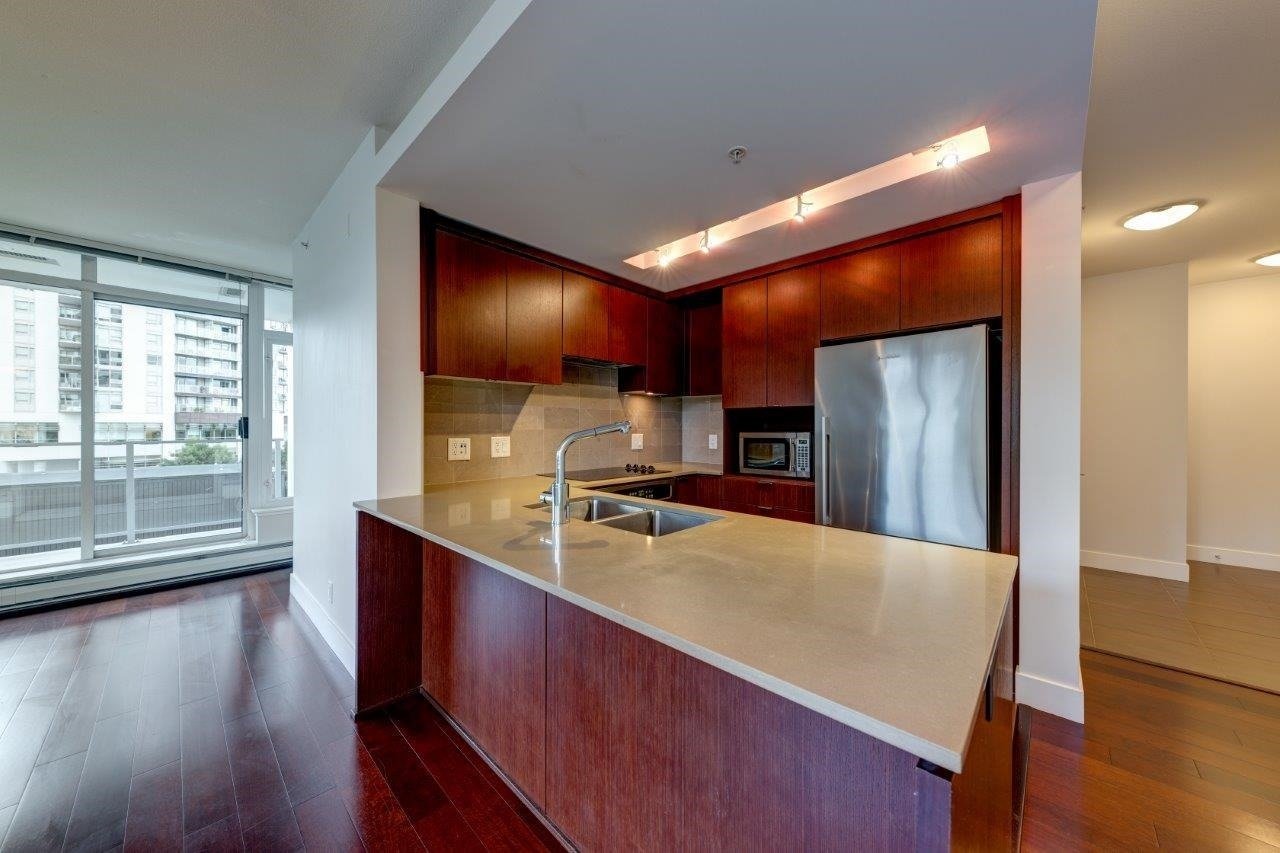 158 W 13th St, #602