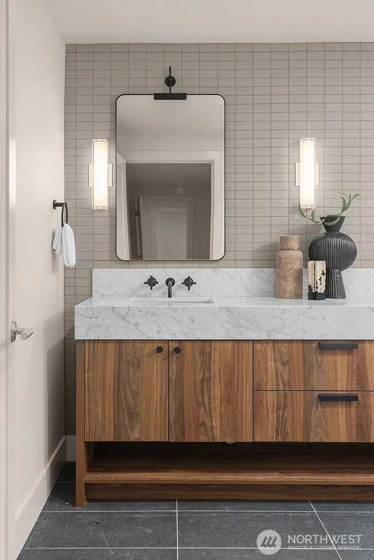 238 4th Avenue #100