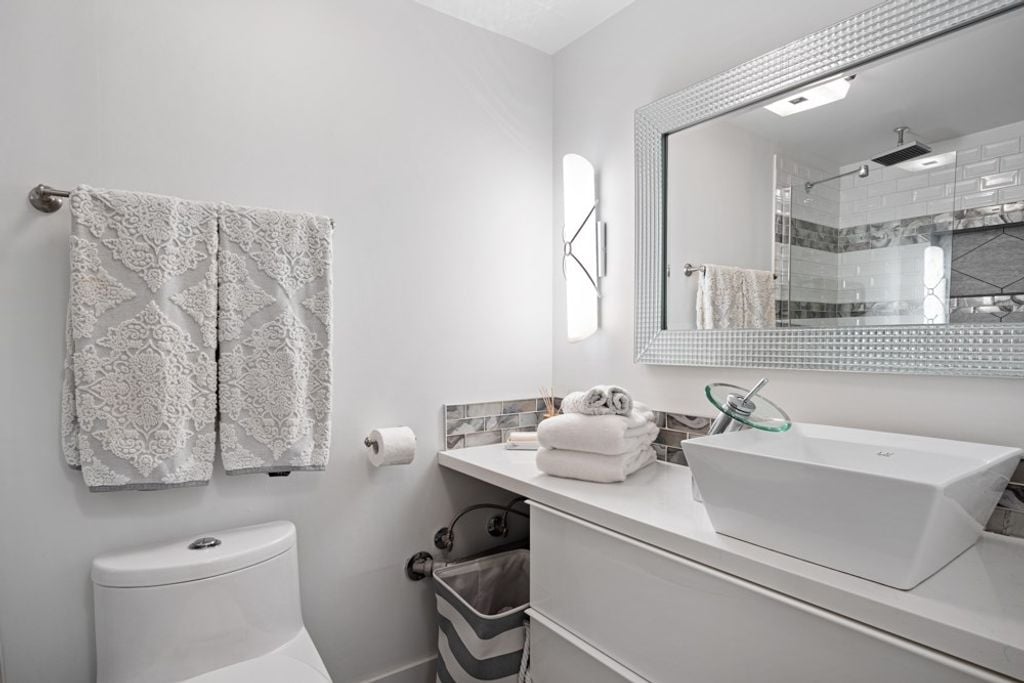 570 E 8th Ave, #306