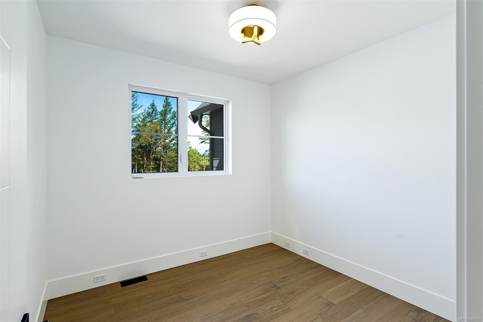 2046 Pinehurst Terr