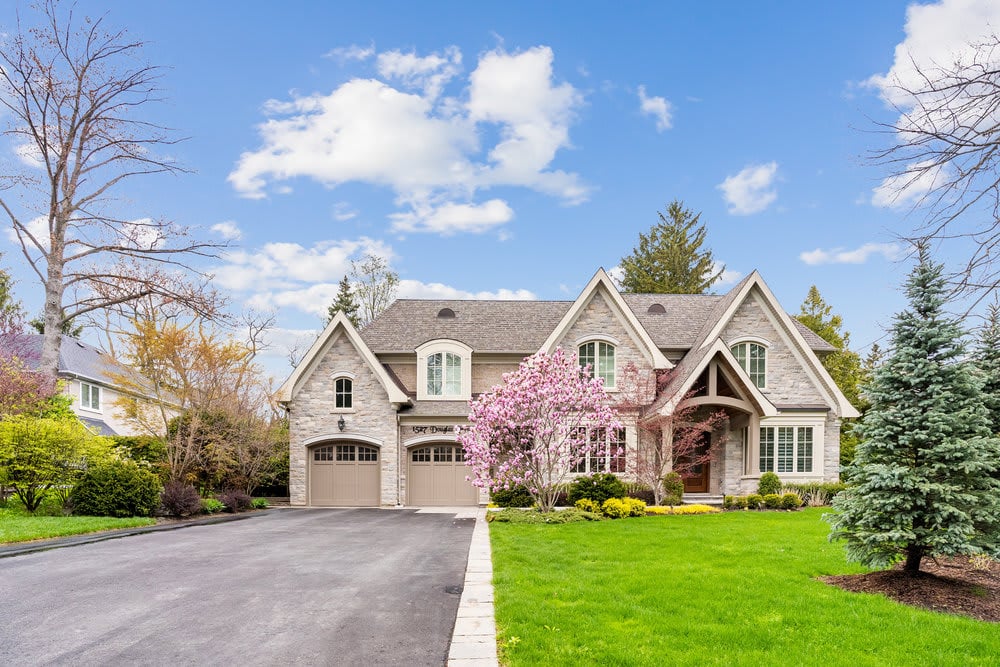 1527 Douglas Dr