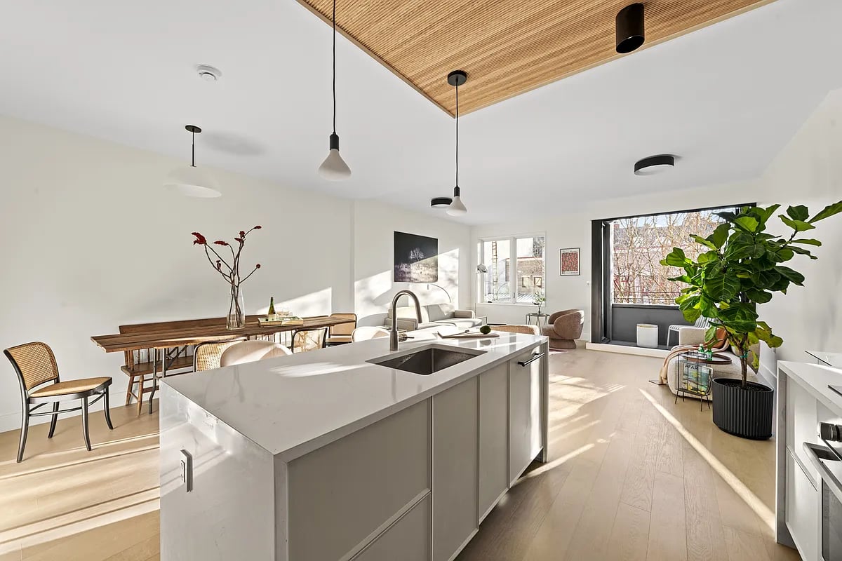 286 1st Street #2