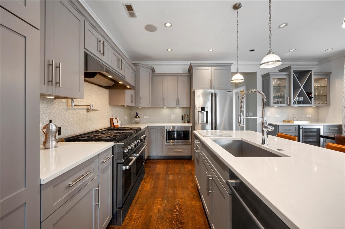 1821 N Larrabee Unit 2