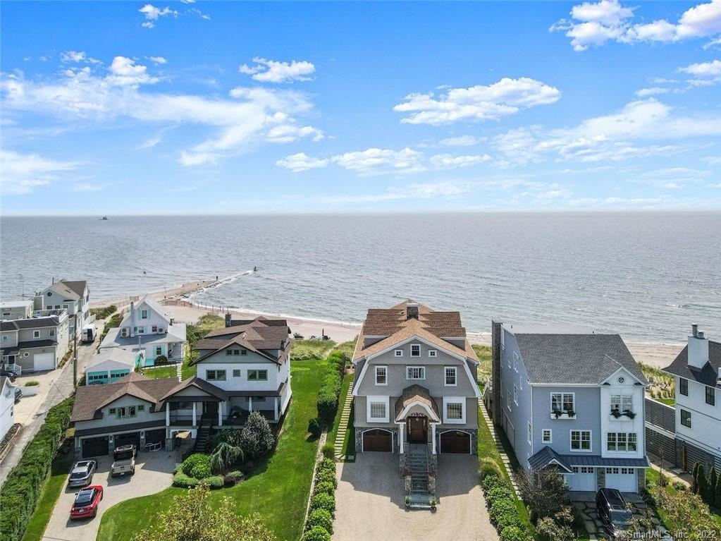 831 Fairfield Beach Rd