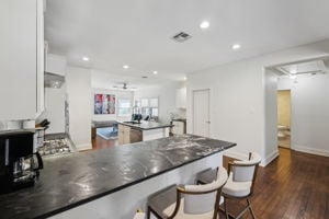 260 E Edgewood Pl