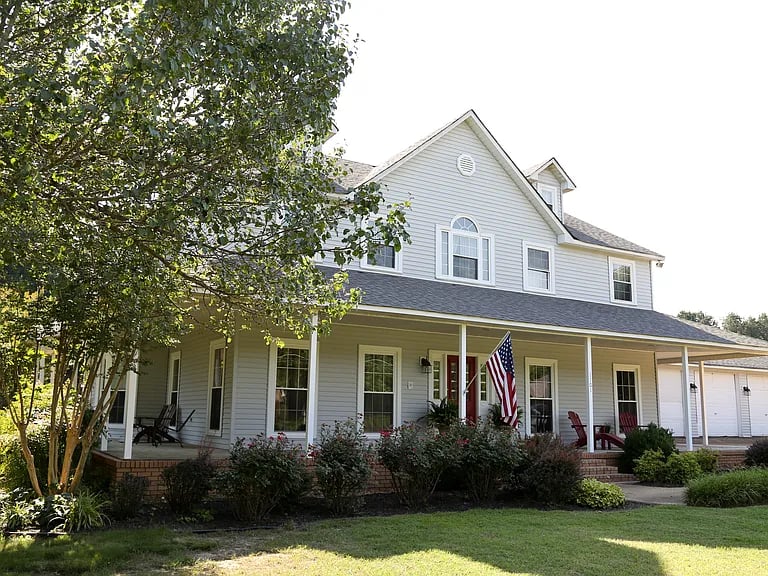 1101 Pine Lake Dr