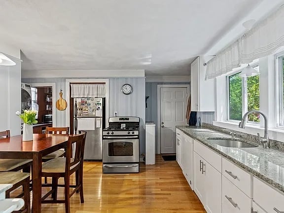 42 Carolina Ave