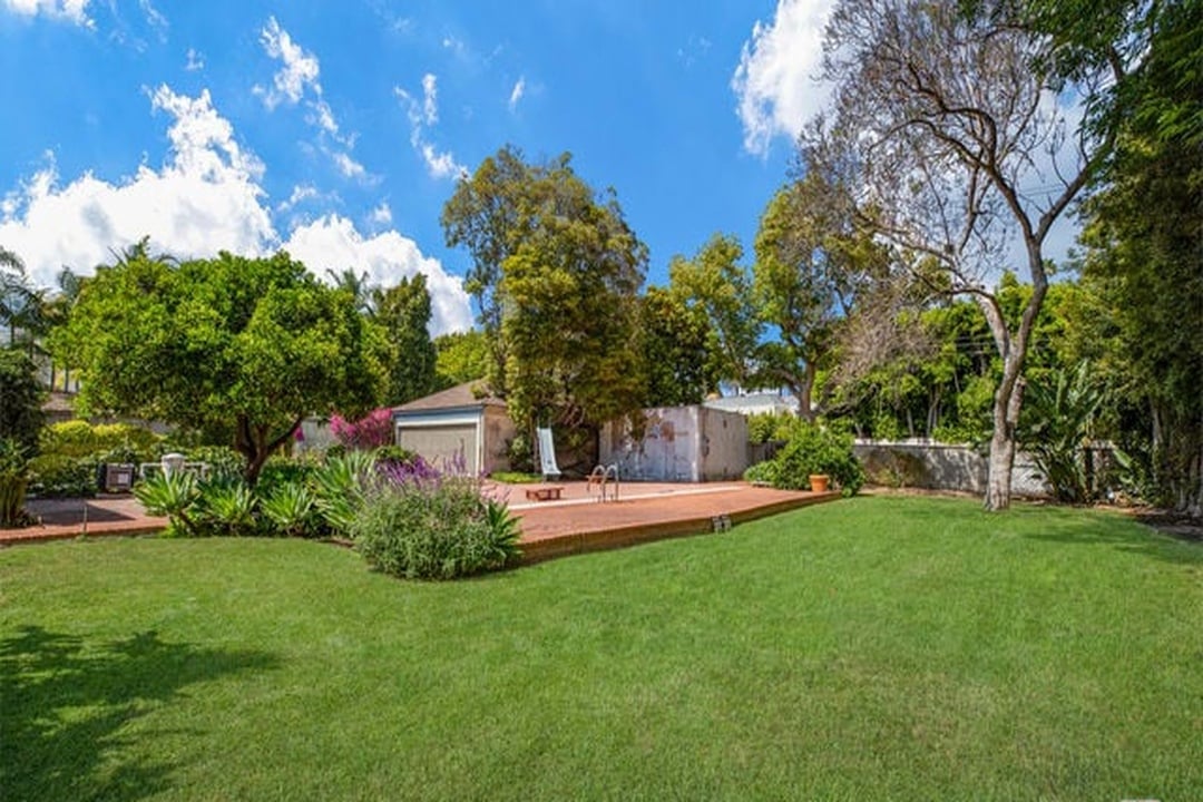 Aurora Estate