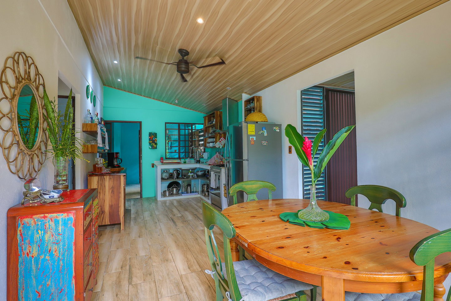 SUCCESSFUL BOUTIQUE HOTEL WITH OWNER’S HOME BY THE BEACH IN UVITA