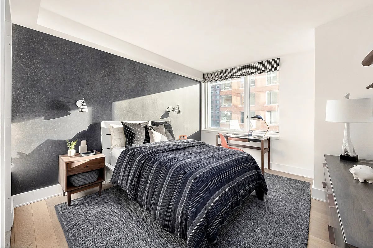 20 River Terrace Unit: 14M
