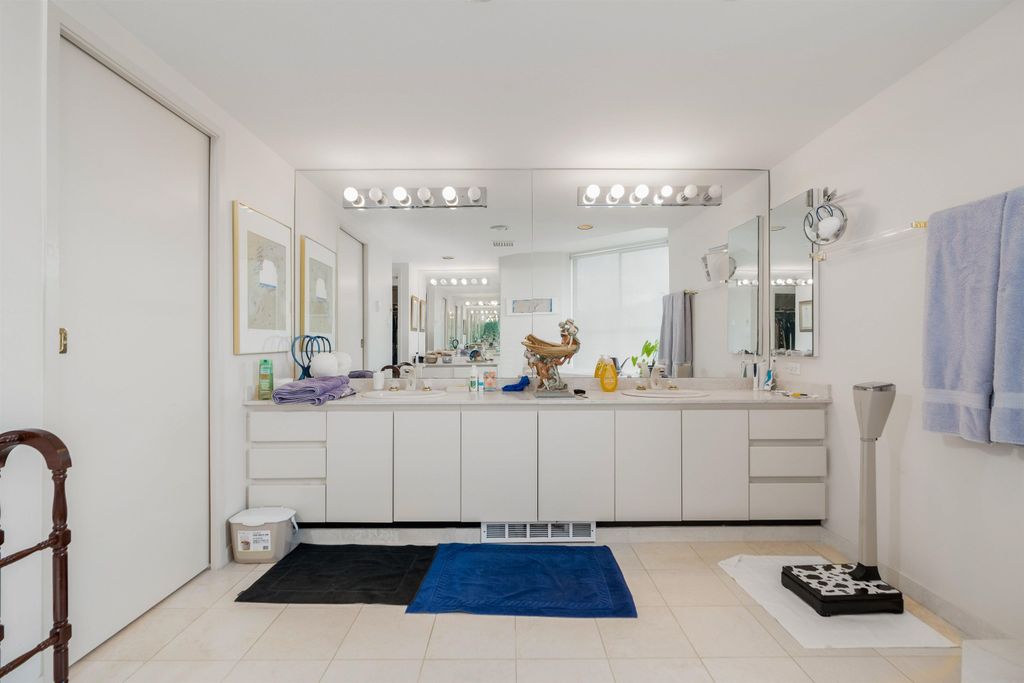 717 Jervis St, #3001
