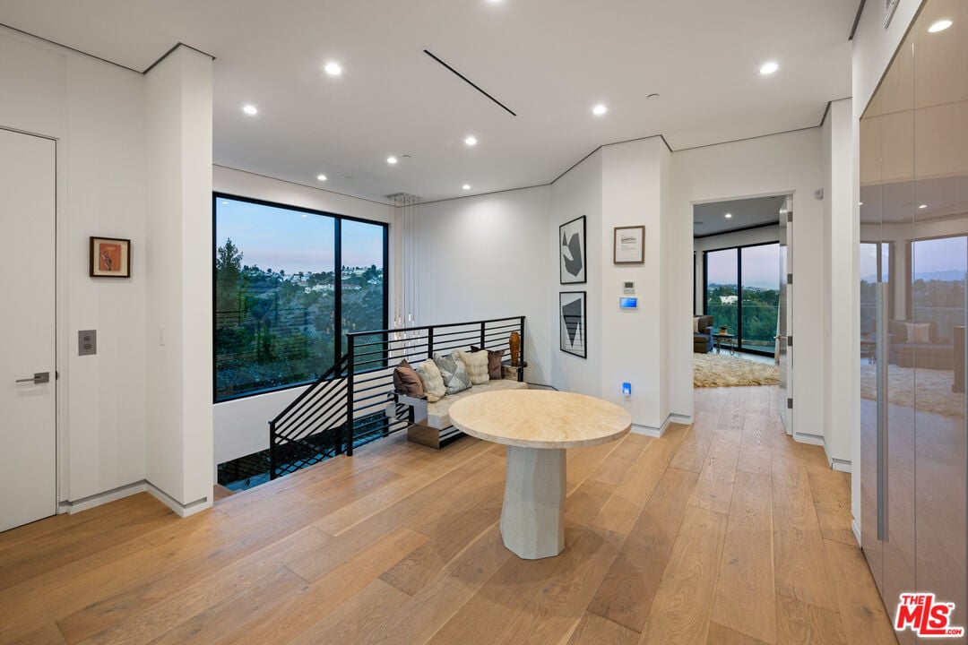 Aurelian Crest, Linda Flora Dr, 90049