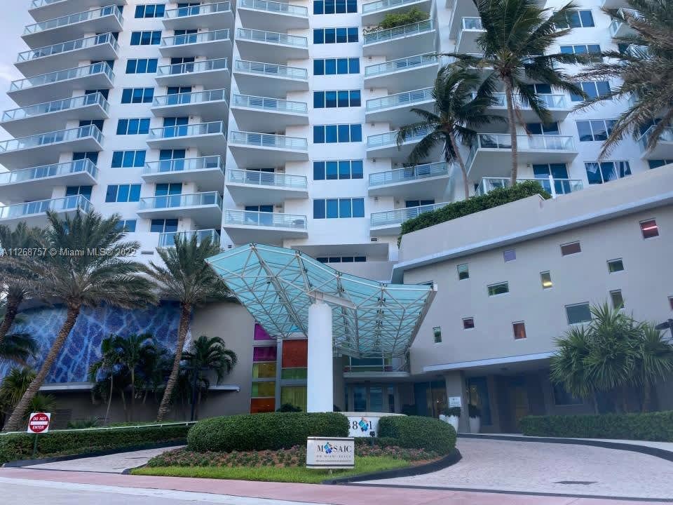 3801 Collins Ave, #506
