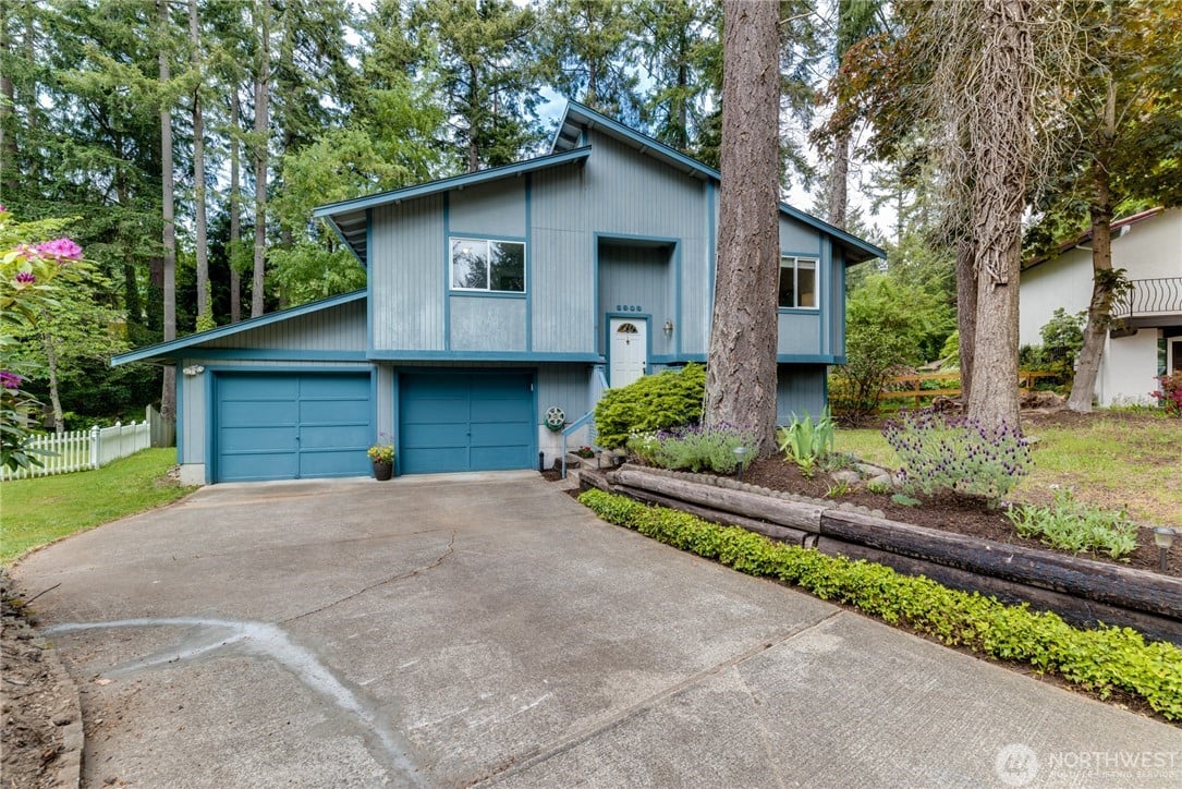 8909 107th Street SW