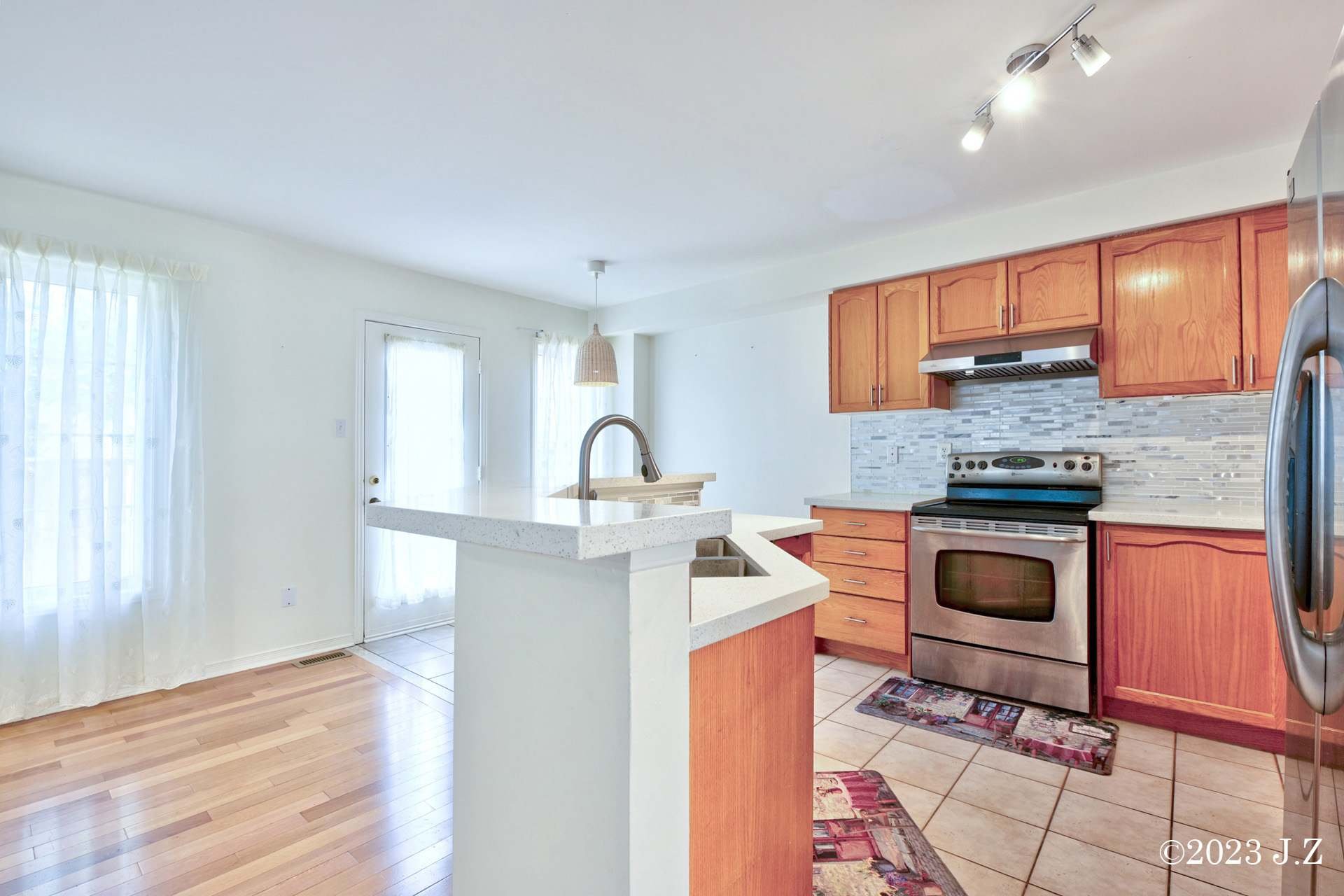 2 Waterton Cres