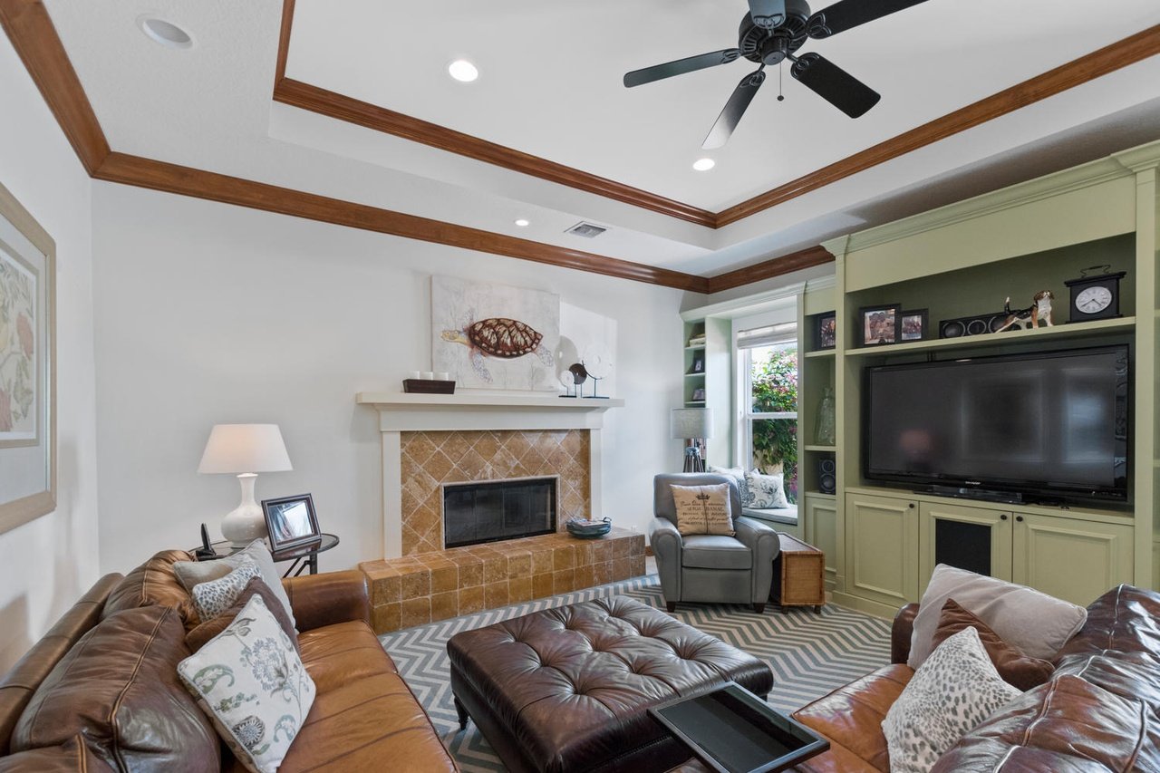 15511 Ocean Breeze Ln