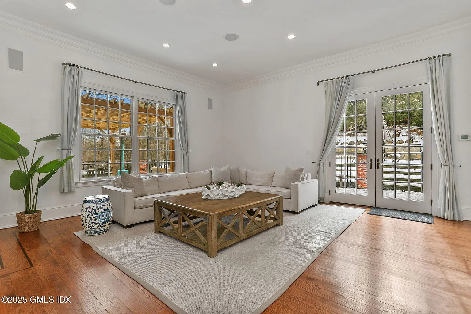 70 Sherwood Ave