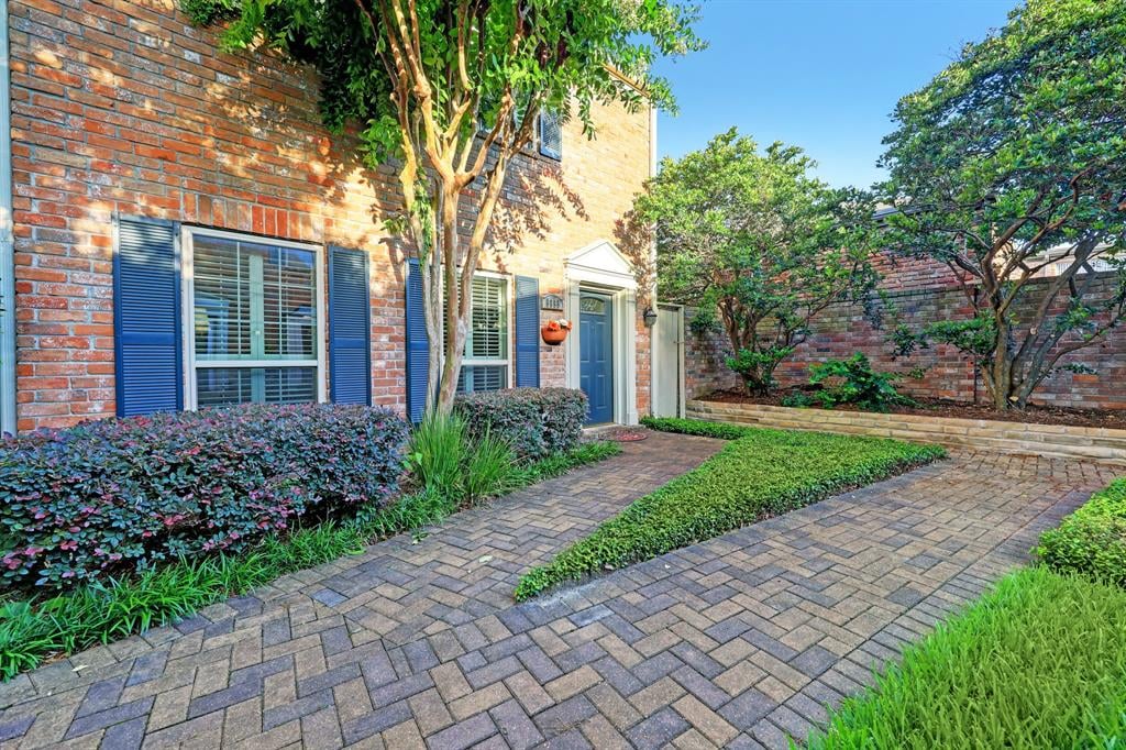 5865 Doliver Dr, #17