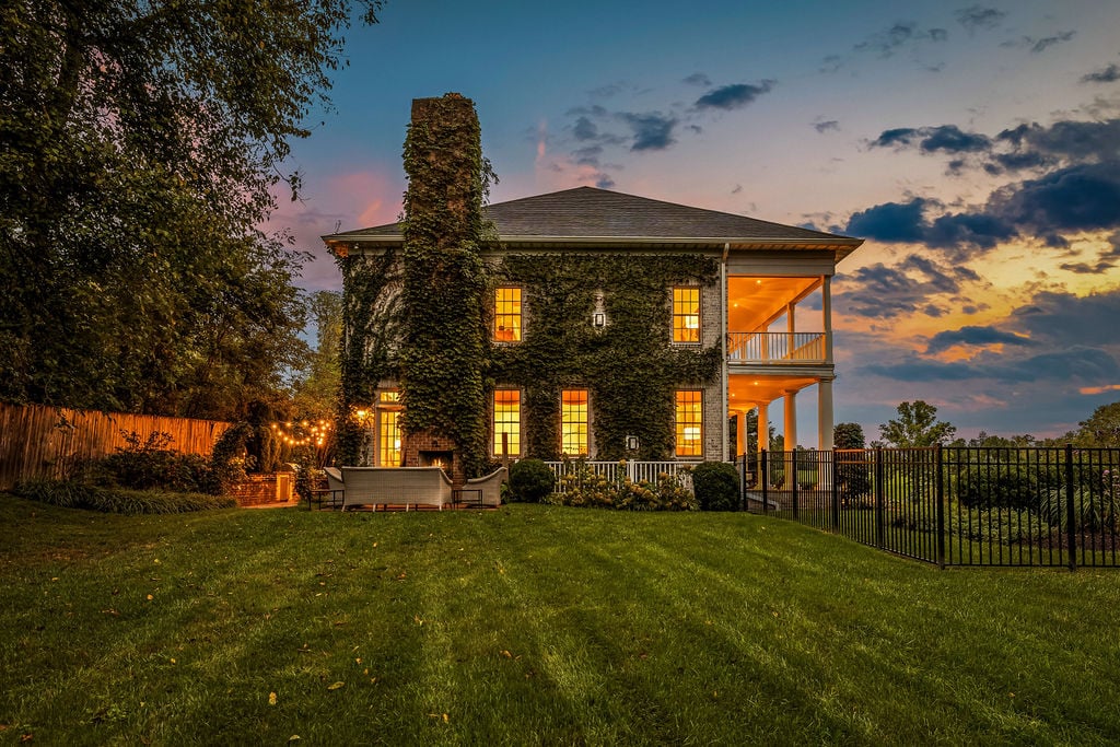 Stunning Hayfields Manor Home