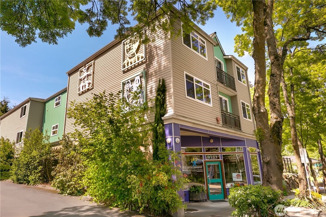 9517 35th Avenue NE #3B