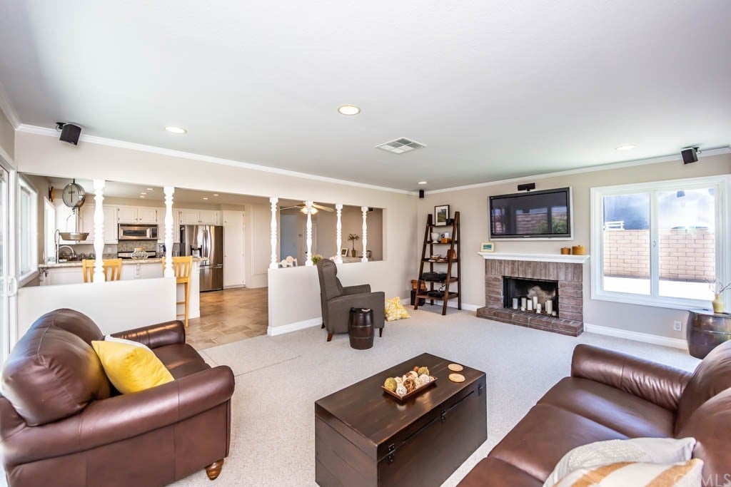 8821 Gallant Dr