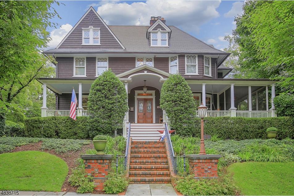 416 Elm St