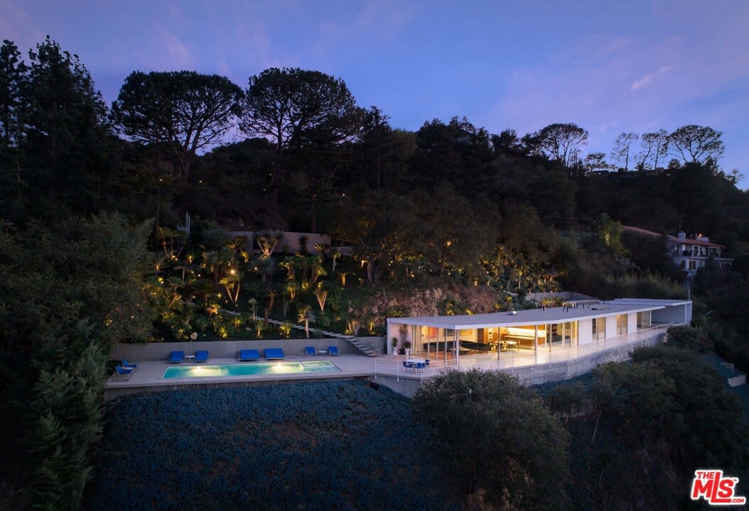 7797 Torreyson Dr
