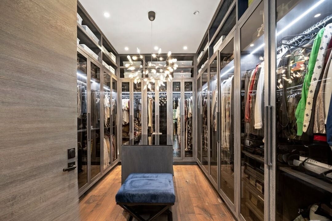 Stone Ridge Ln, 90077