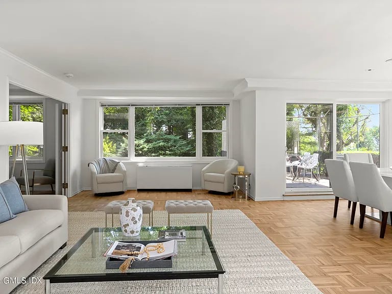 636 Steamboat Rd #1D