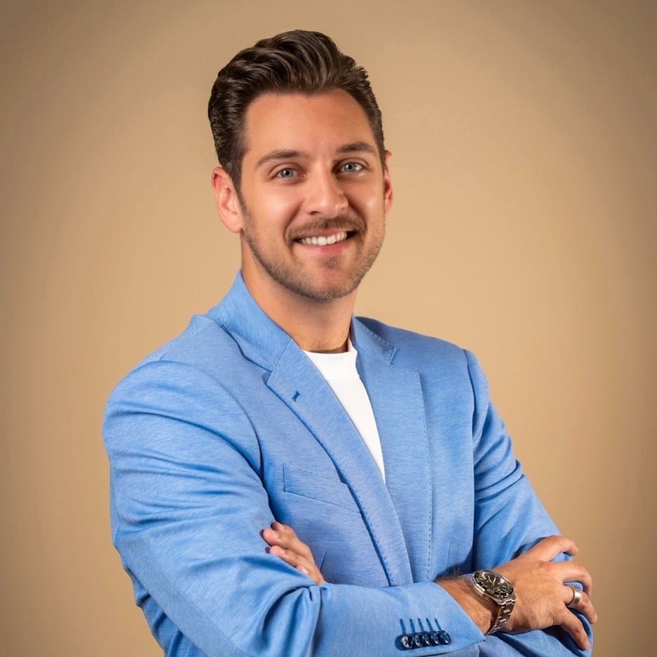 Brennan Macey Williamsville, NY Real Estate Agent Headshot