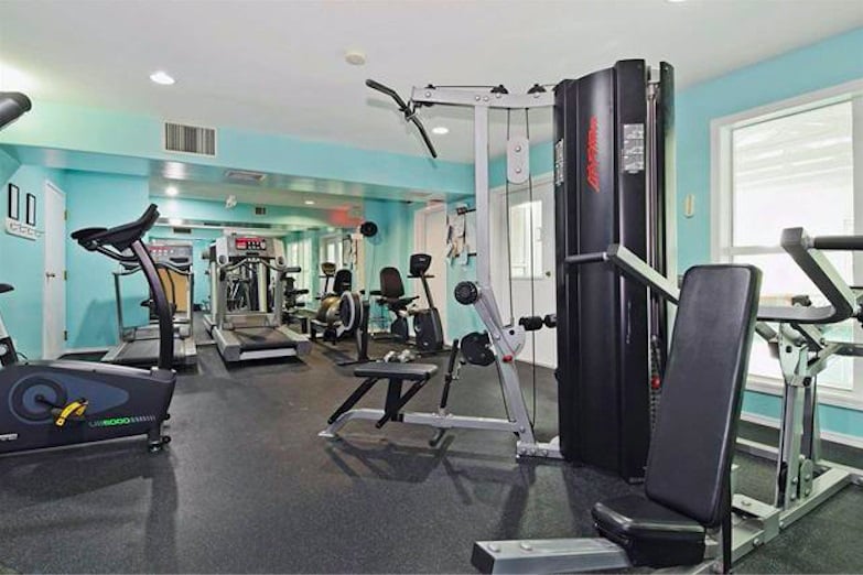 14-101 Parkside Dr