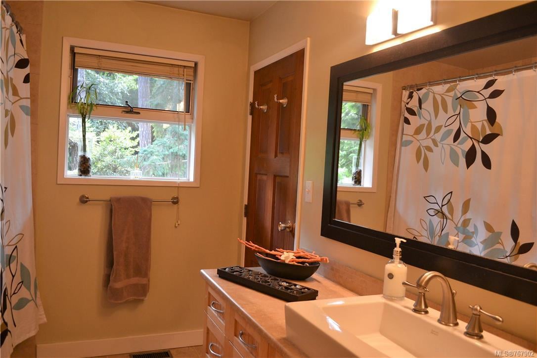 7760 Milligan Rd, Sooke