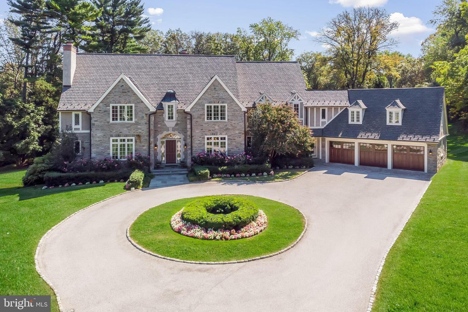 725 Cedar Ln