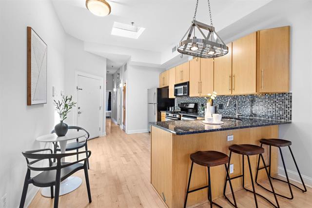 512 Jefferson St #4L