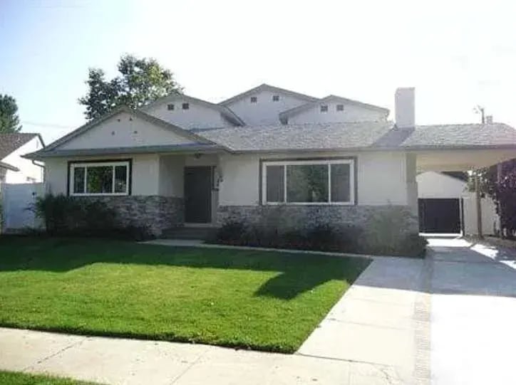 Tarzana, California