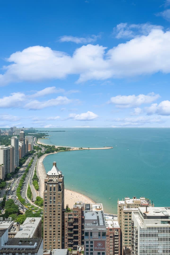 180 E PEARSON Street Unit: 4504