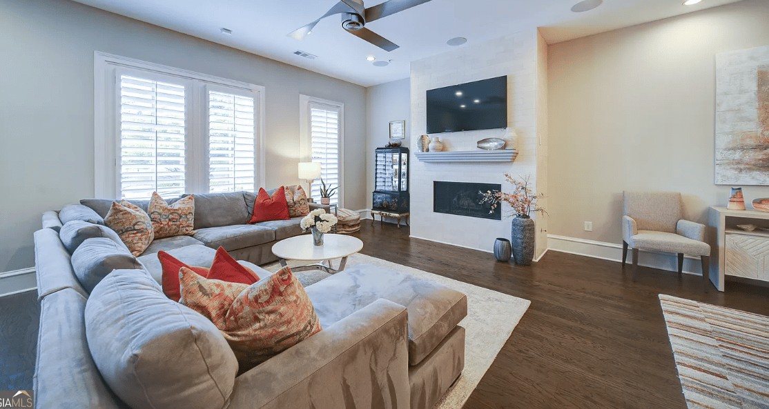 Luxury Townhome in Avalon Just Minutes from Shopping, Dining & Pool
