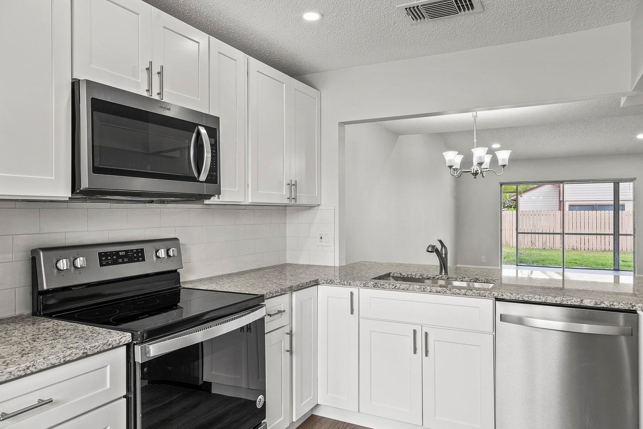 124 Oakwood Dr