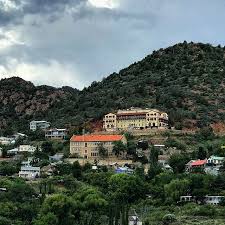 Haunted Homes & Spooky Towns: Arizona’s Take on Zillow’s Halloween Hotspots
