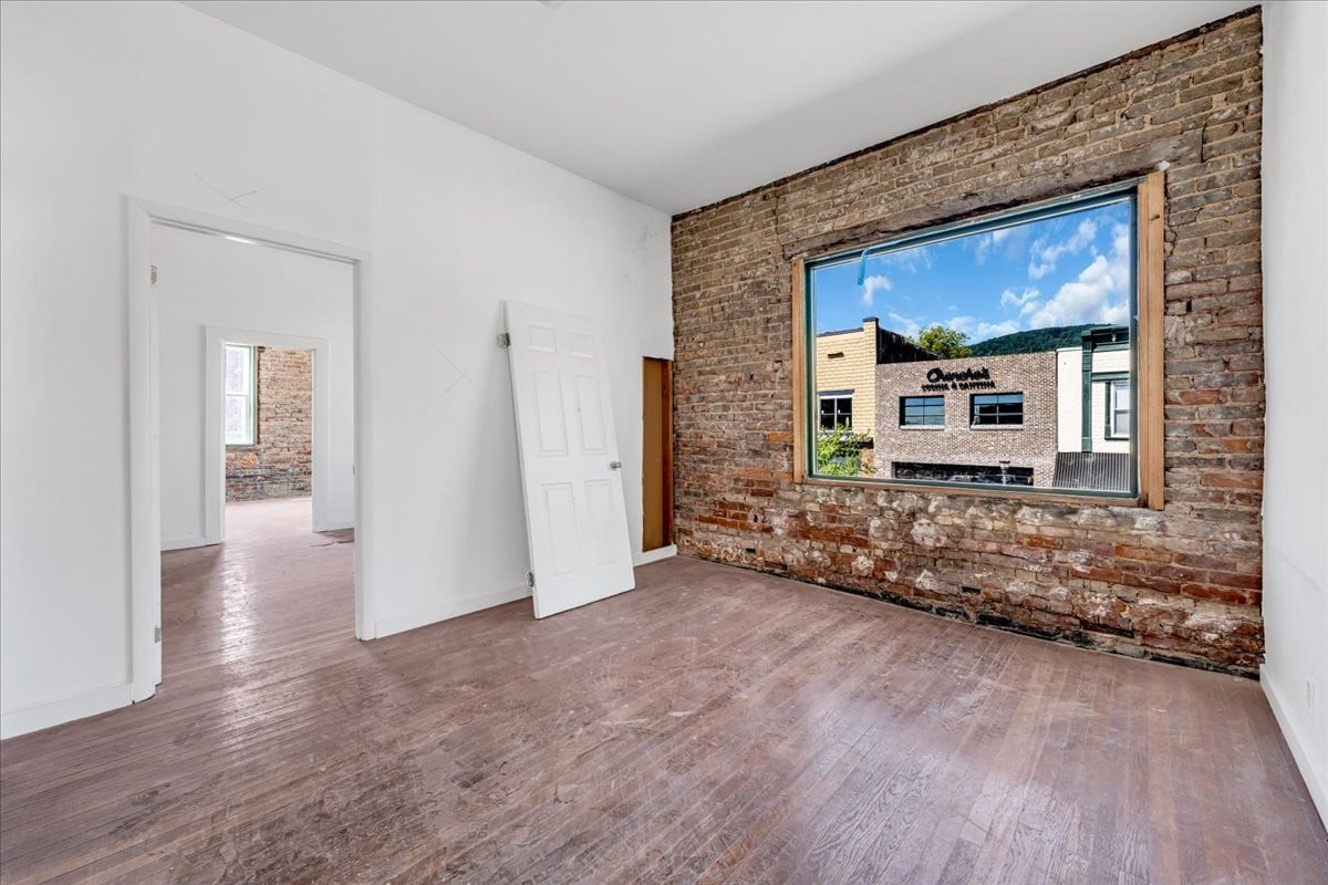 227 S Cedar Ave
