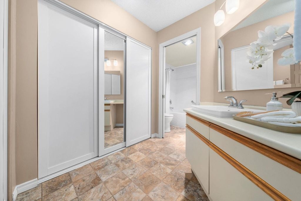 2800 Chesterfield Ave, #406