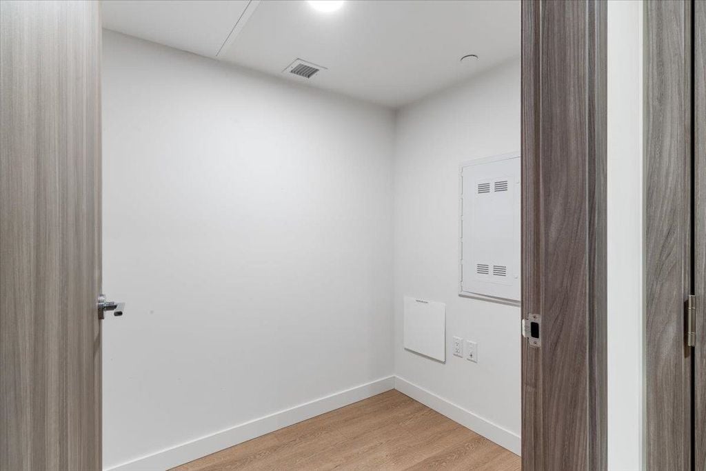 89 Nelson St, #1410