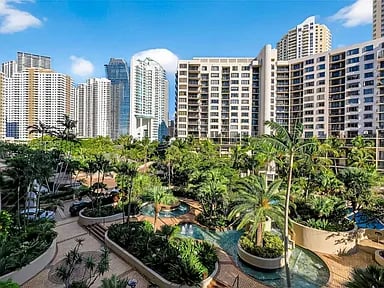 520 Brickell Key Dr #A604
