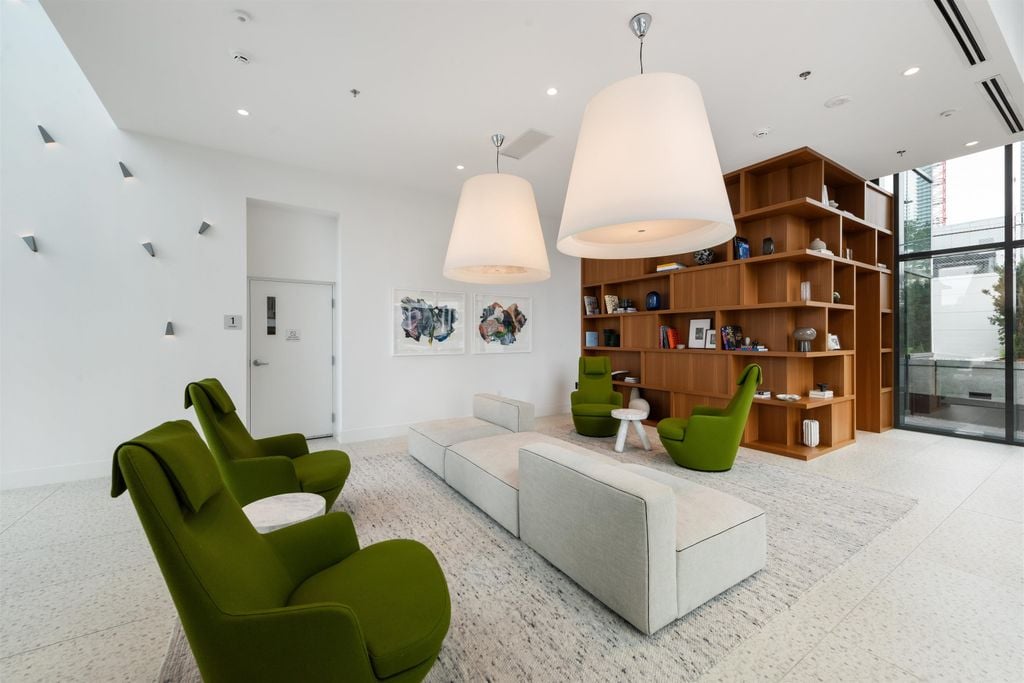 2425 Alpha Ave, #307
