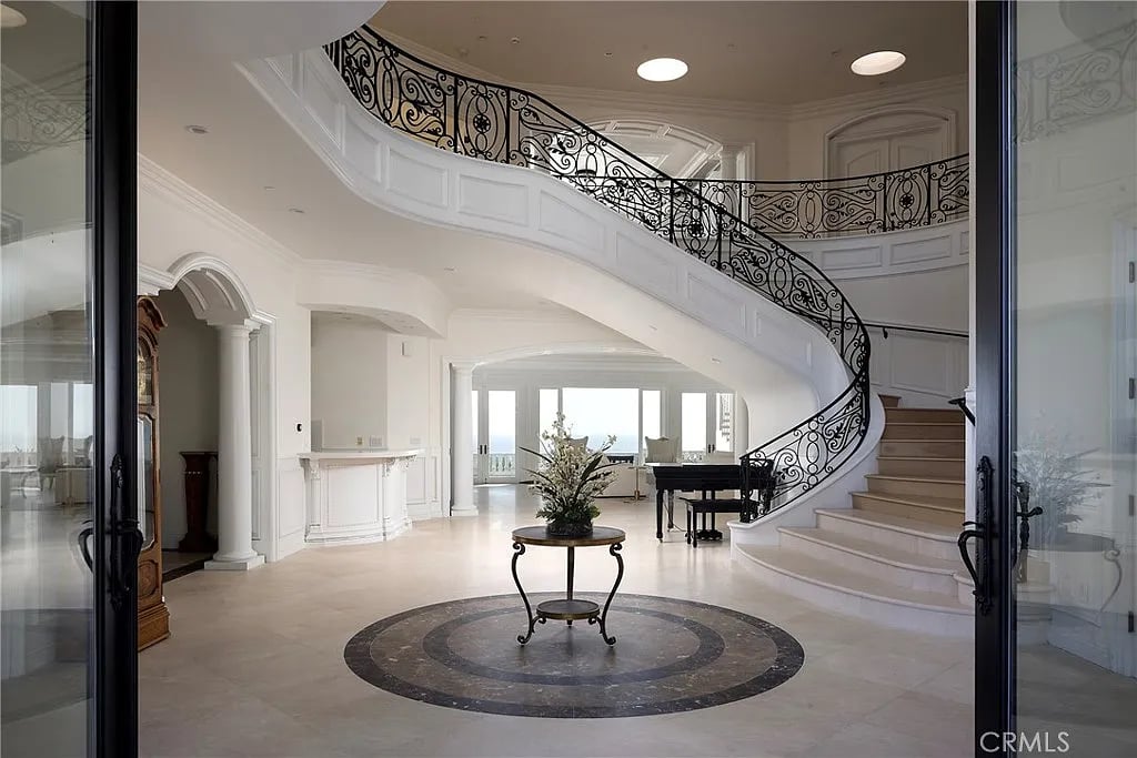 71 Ritz Cove
